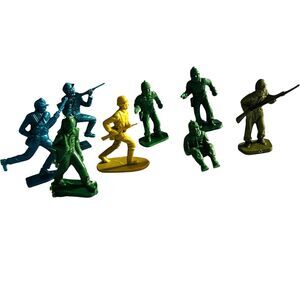 Vintage Army Plastic Toy Soldier Figures Mixed Lot of 8 Green Blue Yellow 1.75"